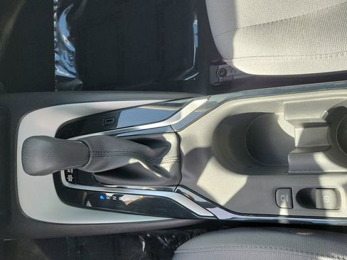 Used 2024 Toyota Corolla SE image 18