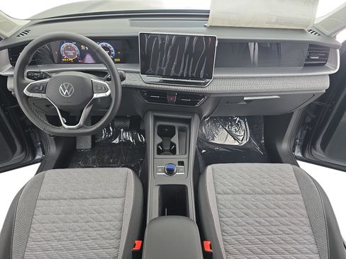 New 2025 Volkswagen Tiguan S image 9