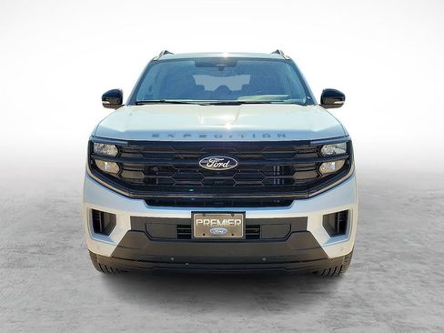 New 2025 Ford Expedition Active image 3
