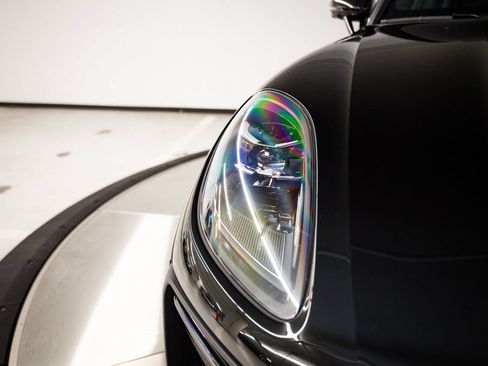 Certified 2026 Porsche Macan AWD/4WD image 13