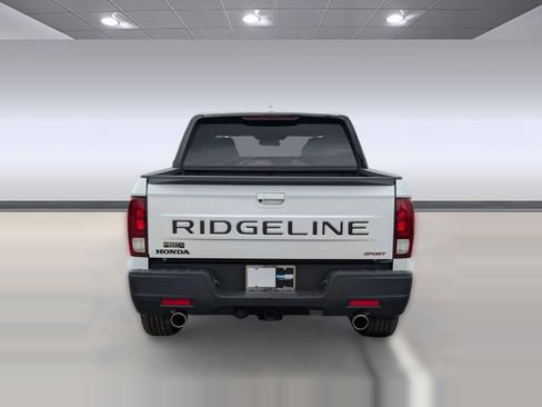 Used 2025 Honda Ridgeline Sport image 10