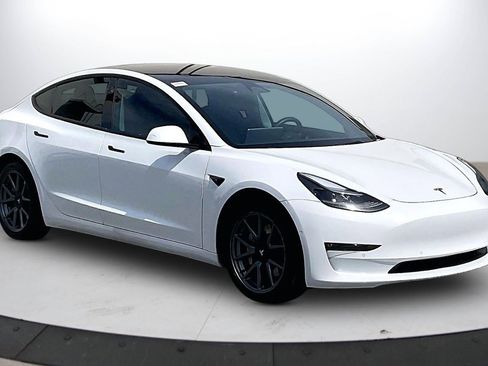 Used 2022 Tesla Model 3 Long Range image 2