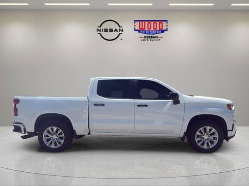 Used 2022 Chevrolet Silverado 1500 Custom w/ Safety Confidence Package AWD/4WD image 2