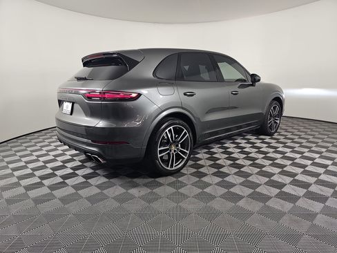 Used 2020 Porsche Cayenne Turbo image 8