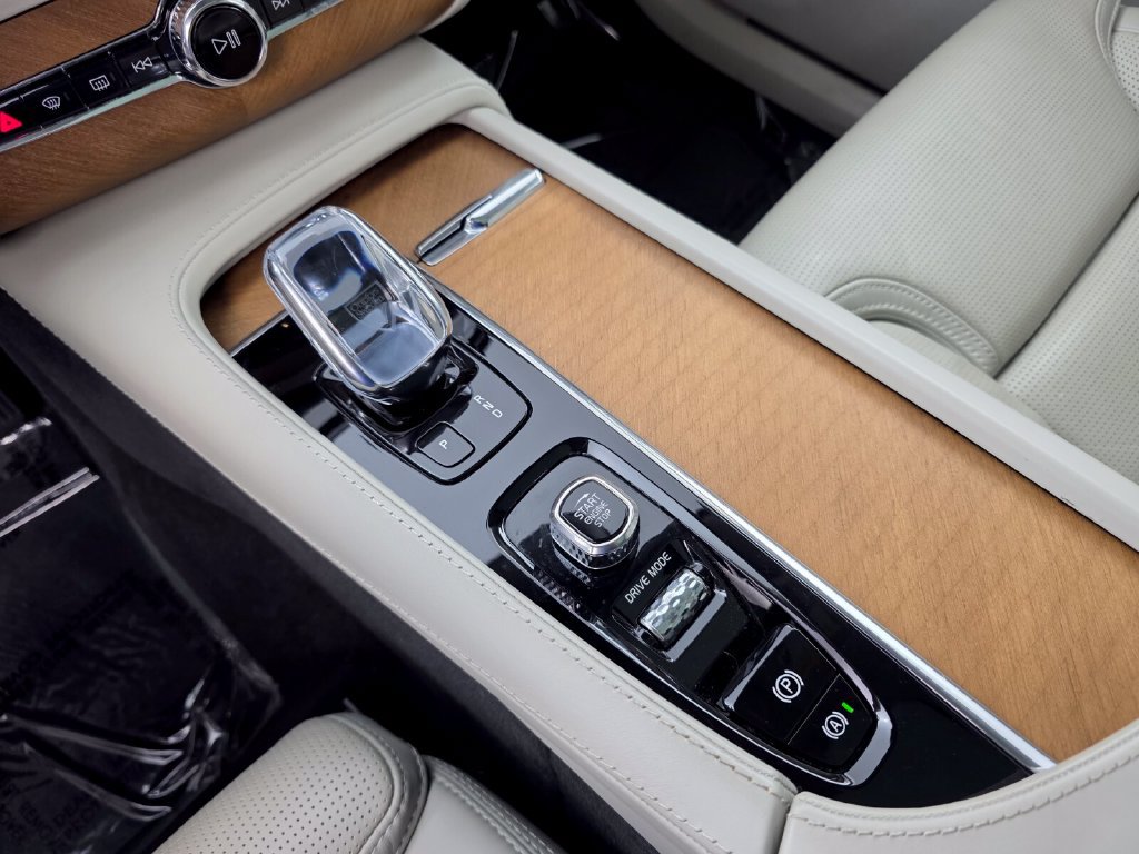 Used 2020 Volvo XC90 T8 Inscription w/ Protection Package AWD/4WD image 22