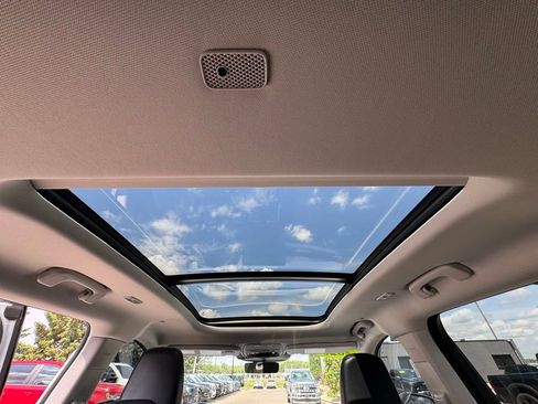 Used 2025 Lincoln Aviator Reserve w/ Jet Appearance Package AWD/4WD image 37