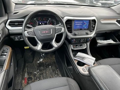 Used 2023 GMC Acadia SLE w/ Driver Convenience Package image 4