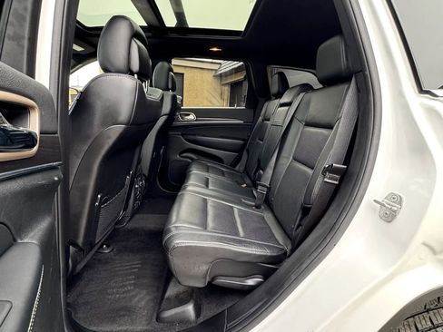 Used 2014 Jeep Grand Cherokee Limited w/ Luxury Group II image 15