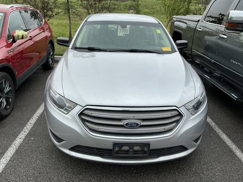 Used 2018 Ford Taurus SE FWD image 3