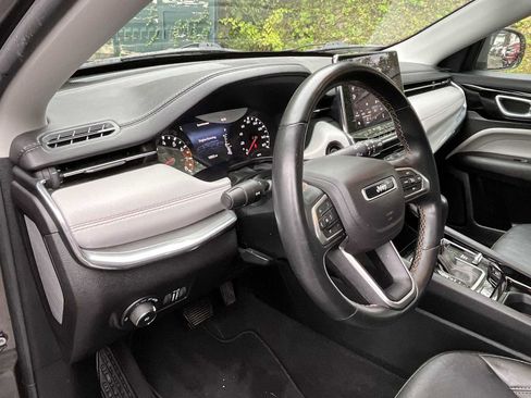 Used 2022 Jeep Compass Limited image 10