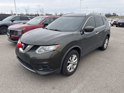 Used 2016 Nissan Rogue SV image 1