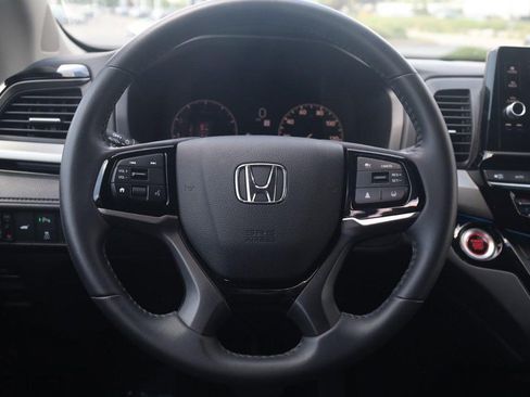 Certified 2025 Honda Odyssey Touring image 8
