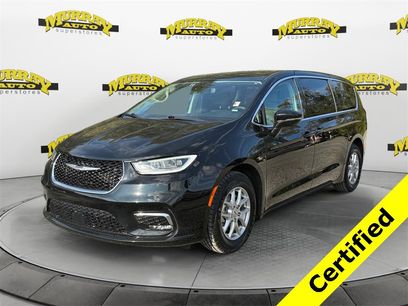 Certified 2024 Chrysler Pacifica Touring-L