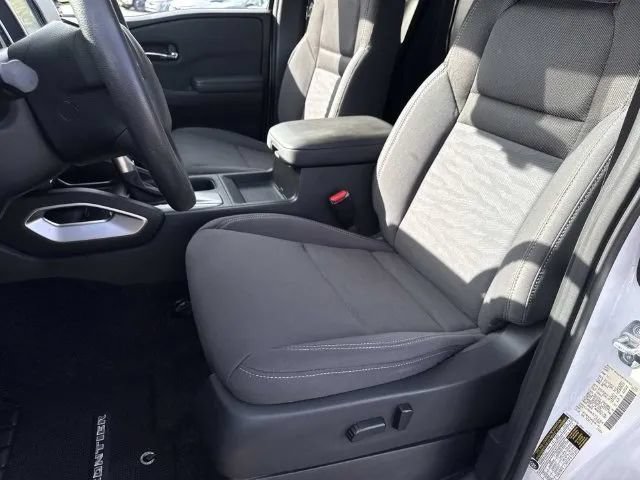 Used 2022 Nissan Frontier SV AWD/4WD image 28