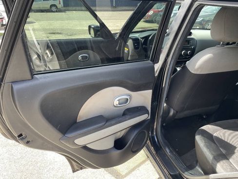 Used 2016 Kia Soul FWD image 18