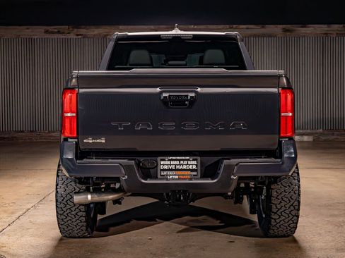 Used 2026 Toyota Tacoma SR5 image 7