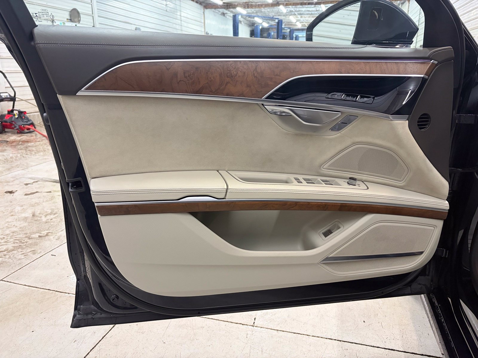 Used 2021 Audi A8 L 4.0T w/ Luxury Package AWD/4WD image 7