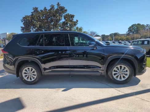 Certified 2024 Toyota Grand Highlander XLE image 11