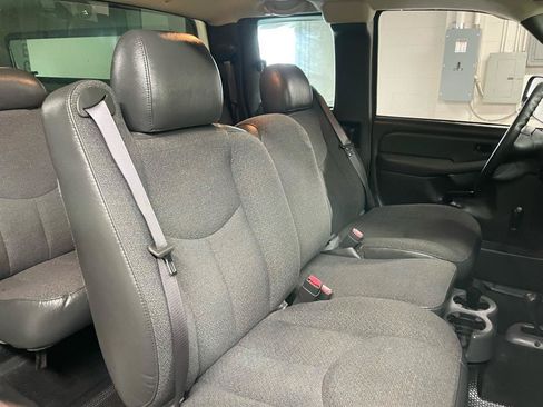 Used 2004 GMC Sierra 2500 W/T AWD/4WD image 17