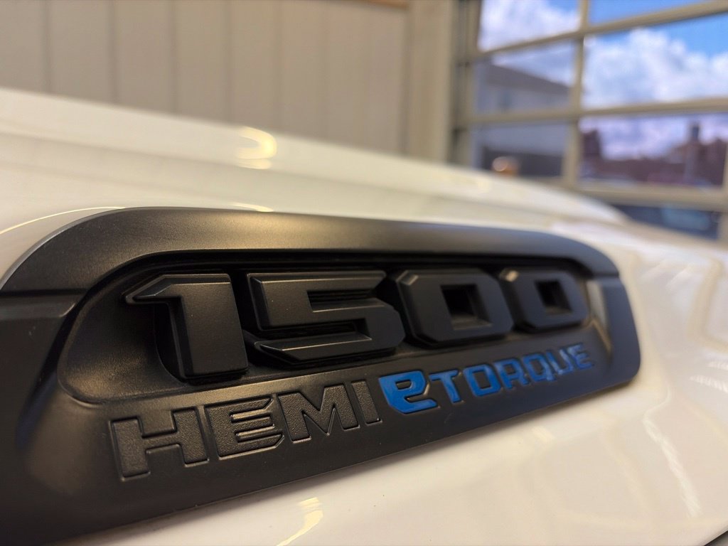 Used 2023 RAM 1500 Big Horn AWD/4WD image 15