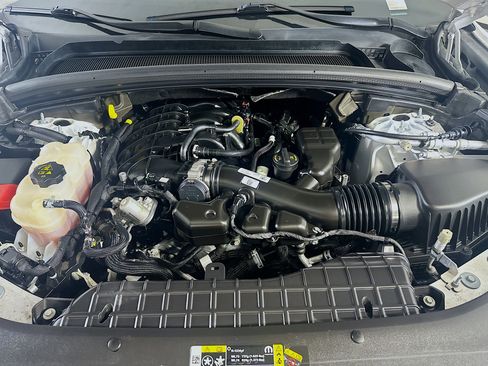 Used 2023 Jeep Grand Cherokee Limited w/ Black Appearance Package image 33