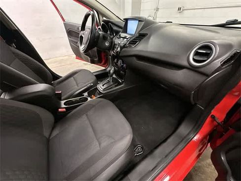 Used 2014 Ford Fiesta SE w/ Equipment Group 201A image 17