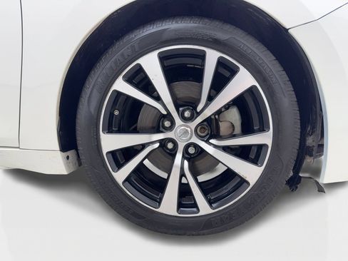 Used 2018 Nissan Maxima Platinum FWD image 47