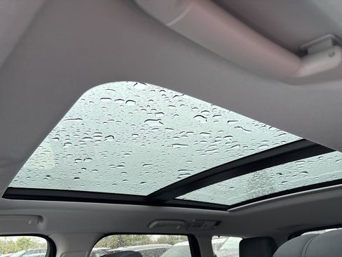 Used 2021 Land Rover Range Rover Sport HSE Dynamic image 4