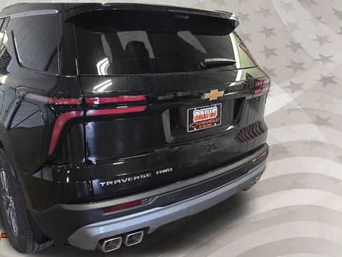 New 2026 Chevrolet Traverse LT w/ Driver Confidence Package AWD/4WD image 17