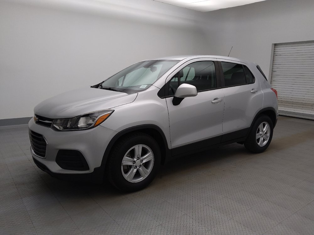 Used 2020 Chevrolet Trax LS FWD image 2