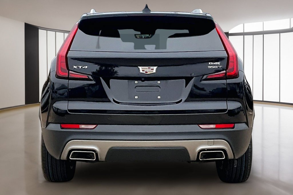 Used 2023 Cadillac XT4 Premium Luxury w/ Enhanced Visibility Package FWD image 4