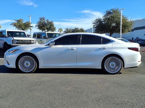 Used 2023 Lexus ES 350 image 2