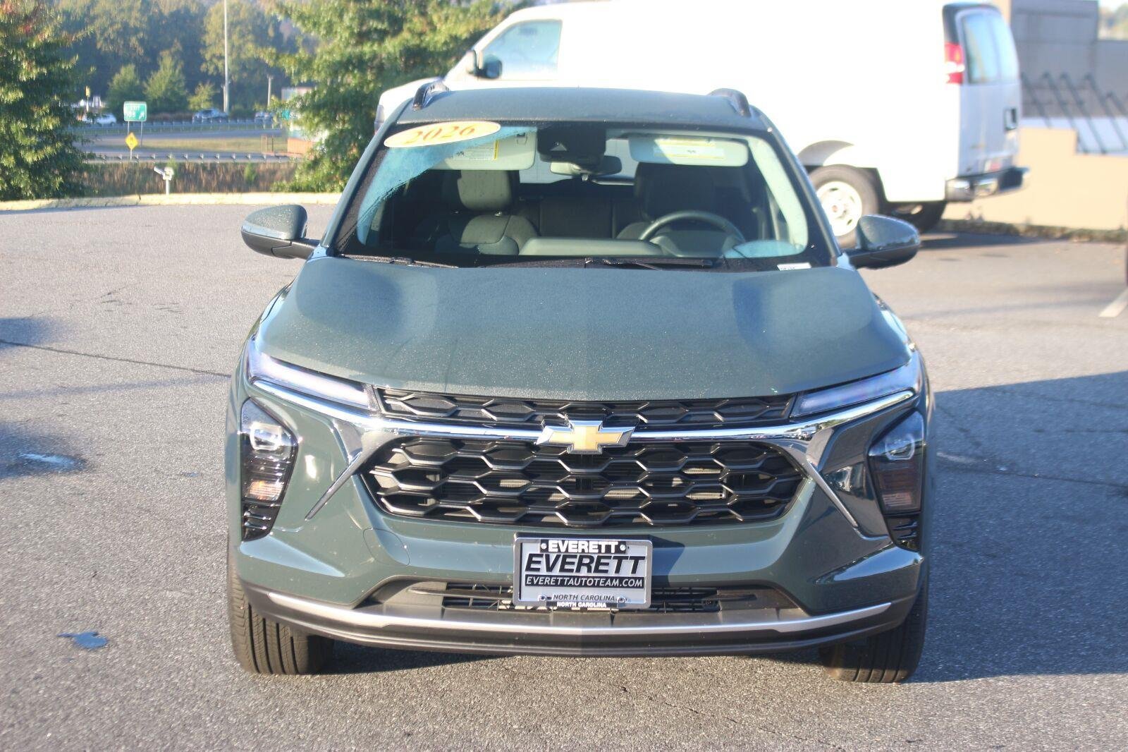 Used 2026 Chevrolet Trax LT w/ Driver Confidence Package FWD image 2