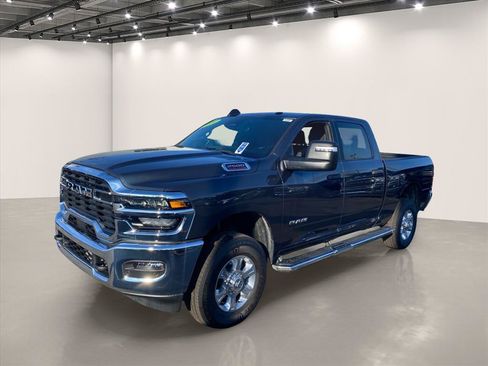 Used 2026 RAM 2500 Big Horn AWD/4WD image 3