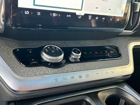 Used 2025 Ford Expedition Tremor AWD/4WD image 38