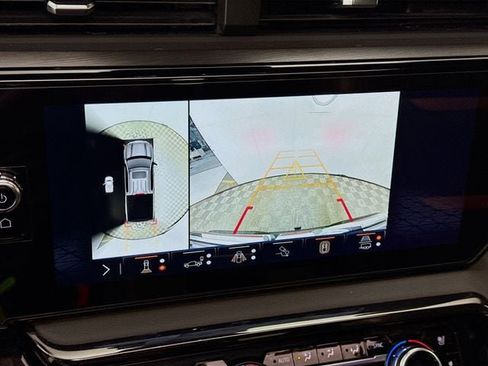 Used 2024 GMC Sierra 1500 AT4 w/ Technology Package image 17