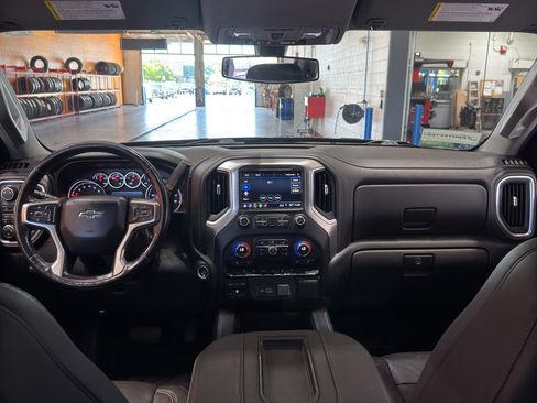 Used 2019 Chevrolet Silverado 1500 RST AWD/4WD image 15