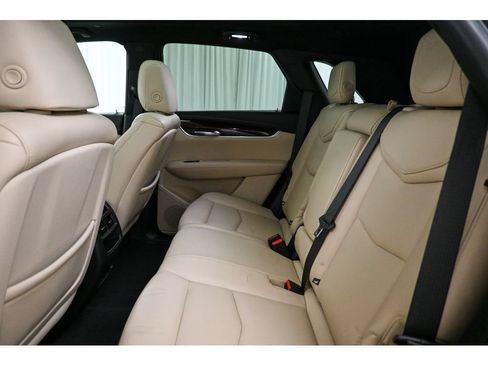 Used 2018 Cadillac XT5 Luxury w/ Driver Awareness Package FWD image 21