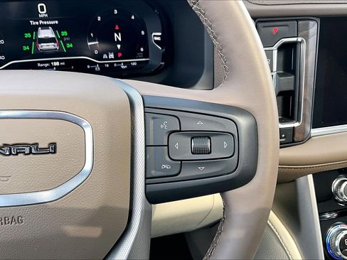 Used 2024 GMC Yukon Denali image 25