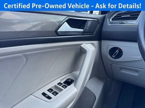 Certified 2023 Volkswagen Tiguan SE w/ Panoramic Sunroof Package AWD/4WD image 20