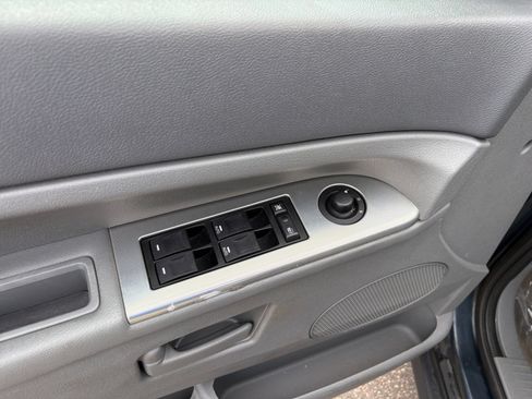 Used 2006 Jeep Grand Cherokee Laredo RWD image 22