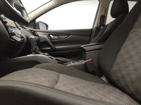 Used 2021 Nissan Rogue Sport SV FWD image 17