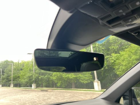Certified 2023 Volkswagen Tiguan SE R-Line FWD image 24