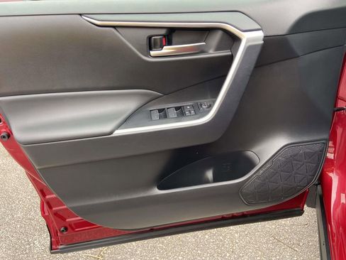 Used 2025 Toyota RAV4 XLE w/ Convenience Package image 13