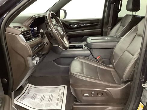 Used 2022 GMC Yukon XL Denali w/ Denali Premium Package AWD/4WD image 11