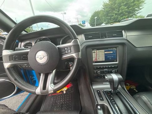 Used 2010 Ford Mustang GT RWD image 15