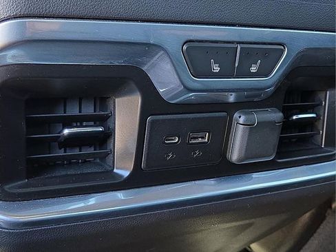 Used 2021 GMC Sierra 1500 AT4 w/ AT4 Preferred Package image 17