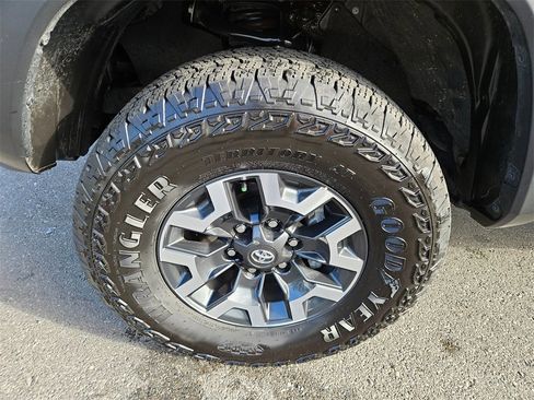 Certified 2023 Toyota Tacoma TRD Off-Road image 9