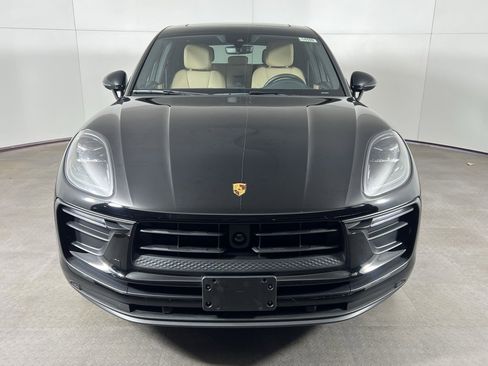 Certified 2025 Porsche Macan image 10