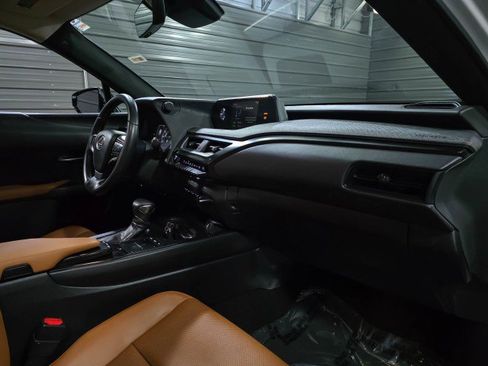 Used 2019 Lexus UX 250h w/ Premium Package image 12